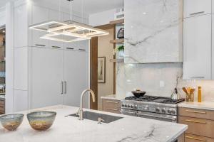5.IFDAFLORIDASFINESTAWARDSKITCHEN-P26HINTERIORS